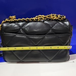 Soft skin faux-leather quilted shoulder bag
